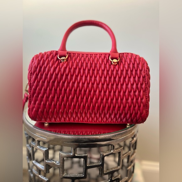 NWT Anne Klein Crimson Red quilted purse. This will surely make heads turn. - Picture 5 of 9